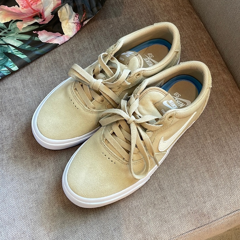 Nike SB Chron size 6 beige